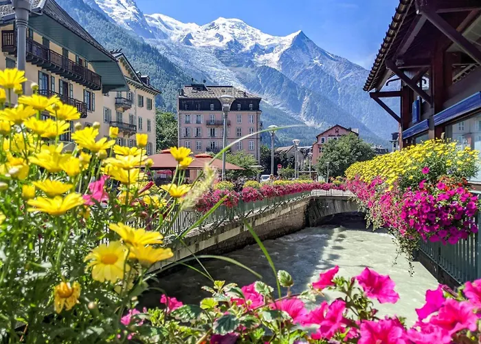 Experience Mont Blanc With Your Family Шале